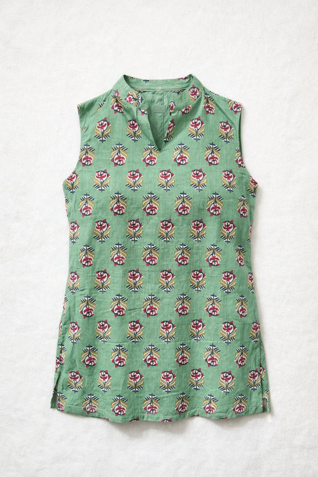 Bloom Sleevless kurti